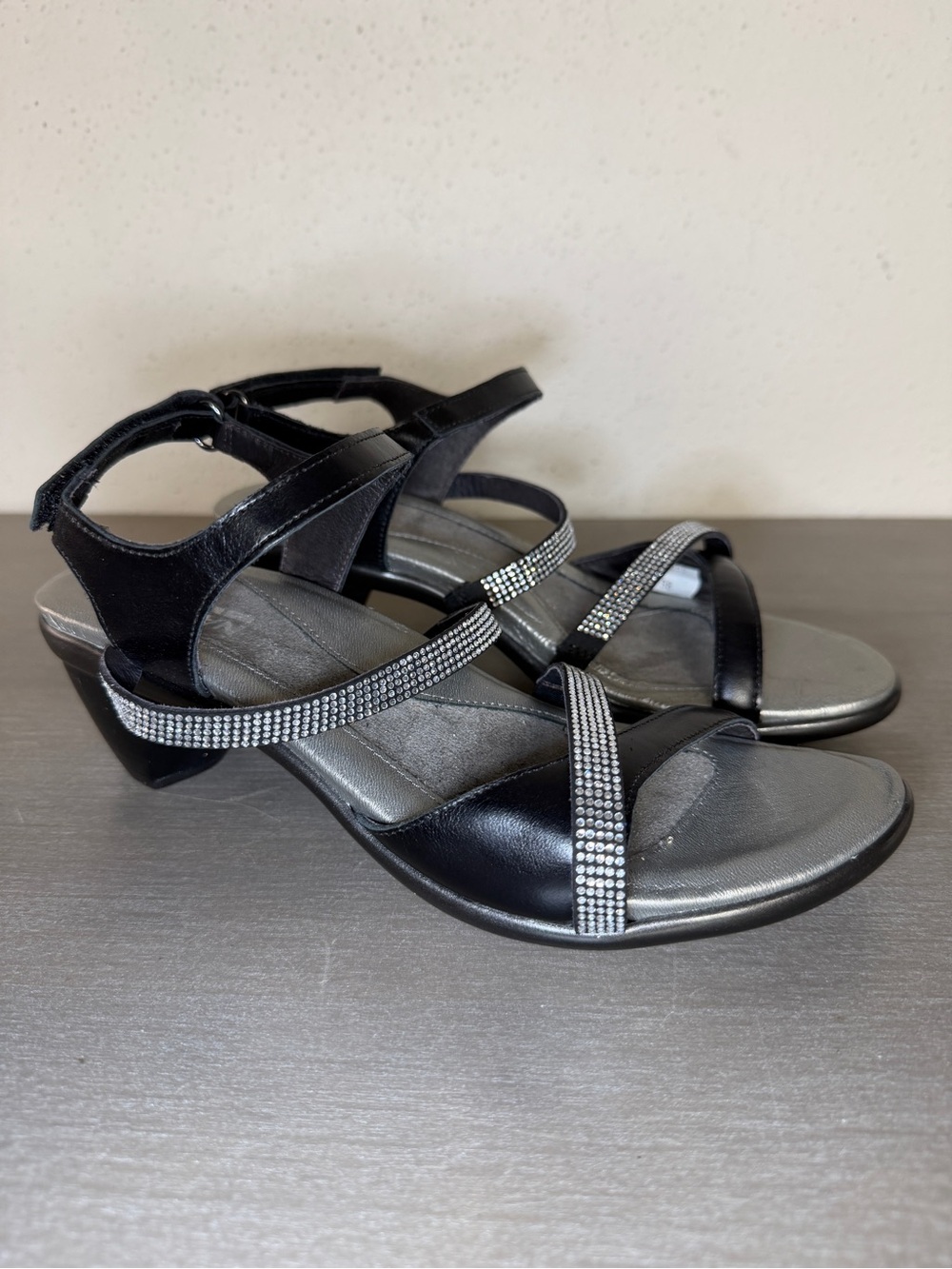 Naot Innovate Heeled Sandal Womens 38 Black Metallic Rhinestone Straps Leather